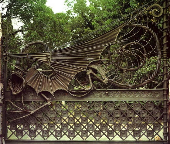 Antoni Gaudi (Antonio Gaudi y Cornet) Finca%20Güell1